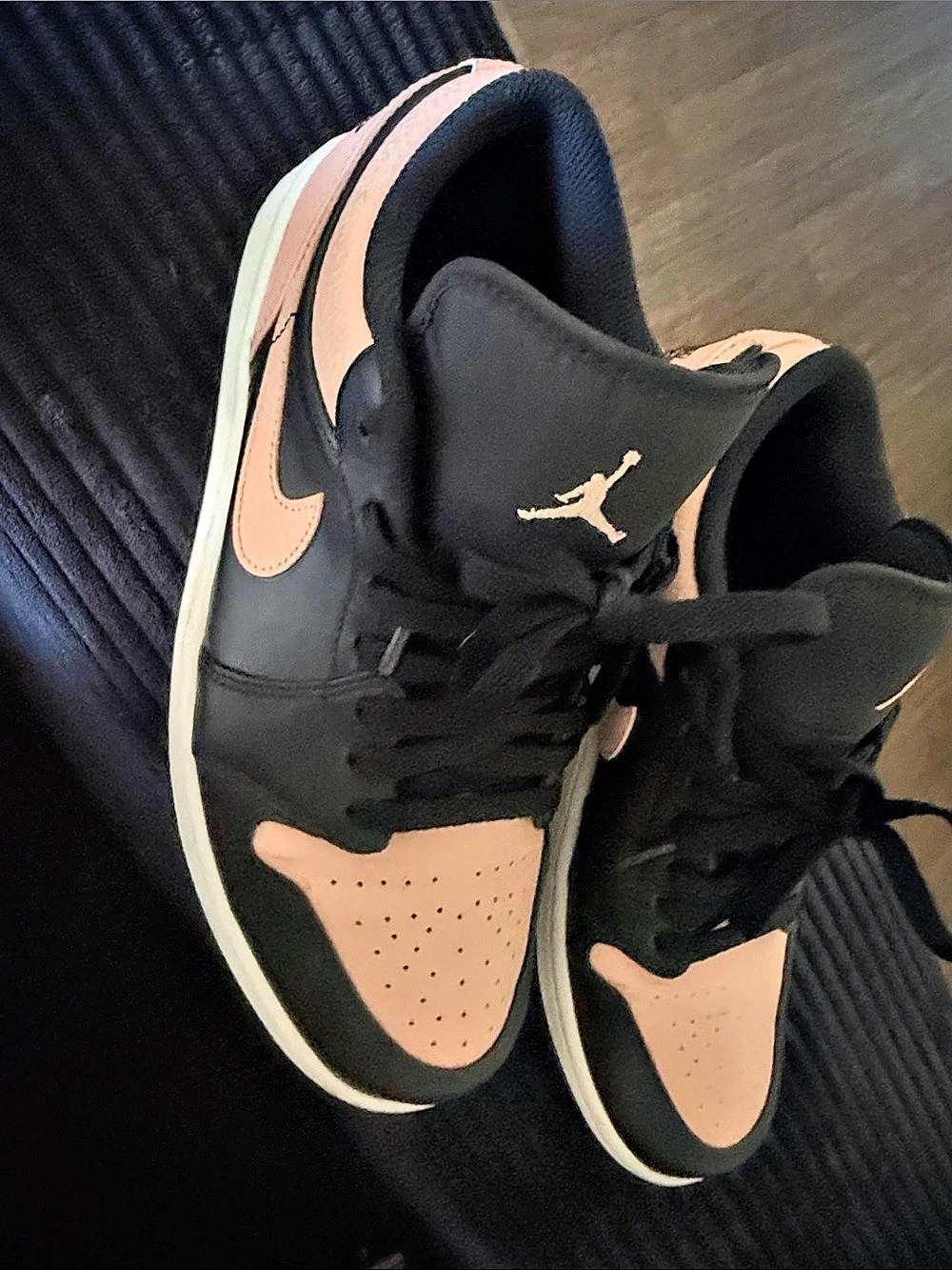 Nike Black & Pink Sneakers Like New